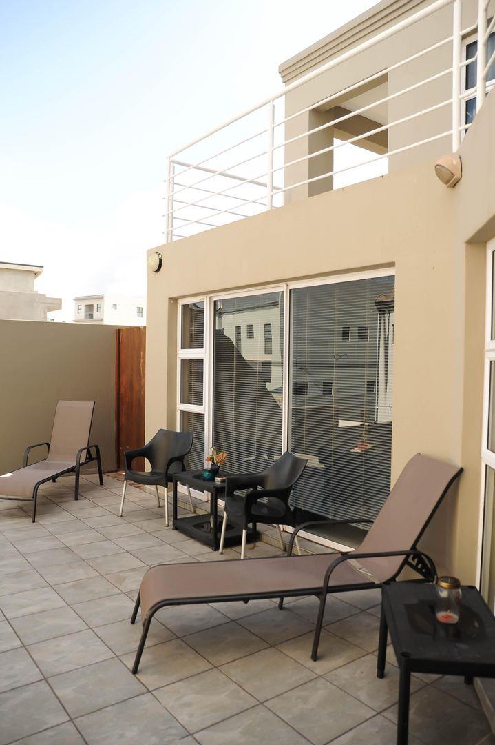 To Let 4 Bedroom Property for Rent in Calypso Beach Western Cape